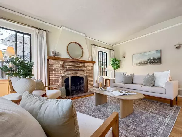 Burlingame, CA 94010,2104 Carmelita AVE