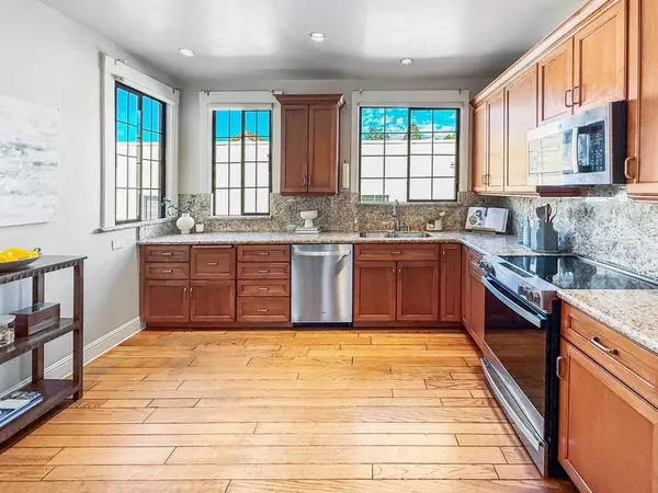 Burlingame, CA 94010,2104 Carmelita AVE