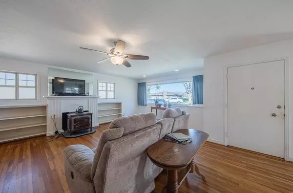 Salinas, CA 93901,194 Riker TER