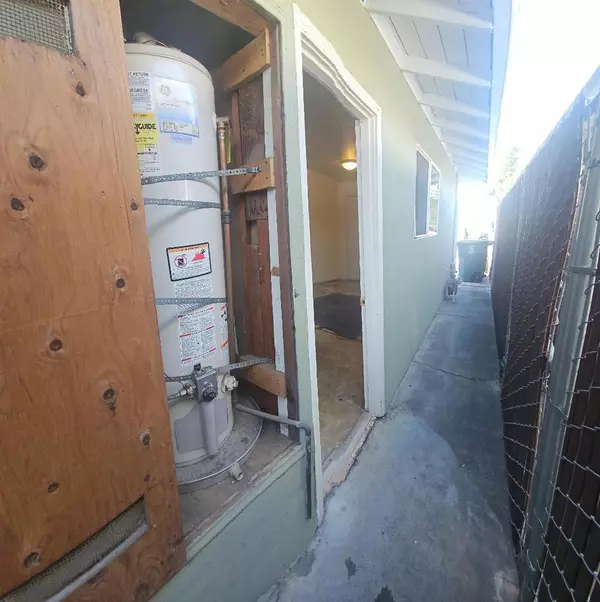 Redwood City, CA 94063,512 Hurlingame AVE