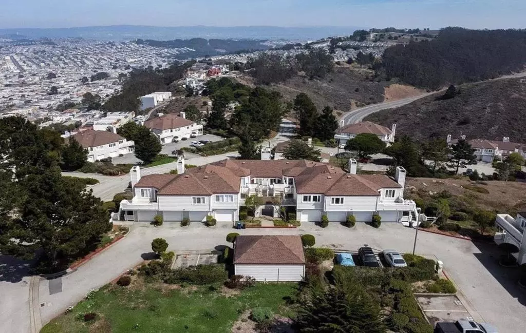 Daly City, CA 94014,741 Pointe Pacific DR #10