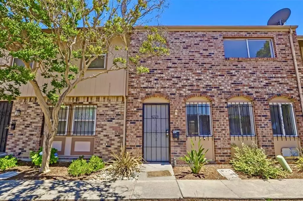 Sacramento, CA 95823,4223 Savannah LN