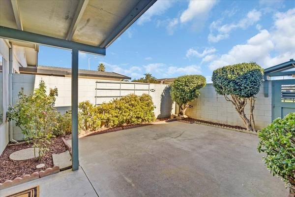 Salinas, CA 93906,1661 Klamath DR