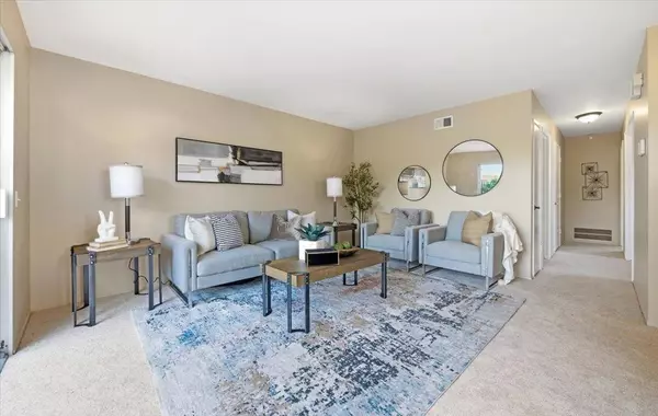 Half Moon Bay, CA 94019,957 S Arnold WAY