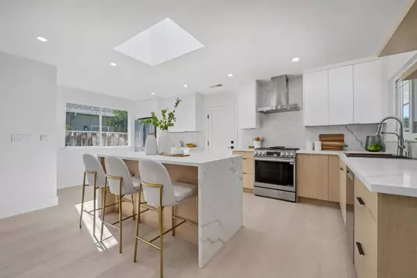 Sunnyvale, CA 94087,836 Peach AVE