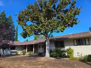 Los Altos Hills, CA 94022,12130 Foothill LN