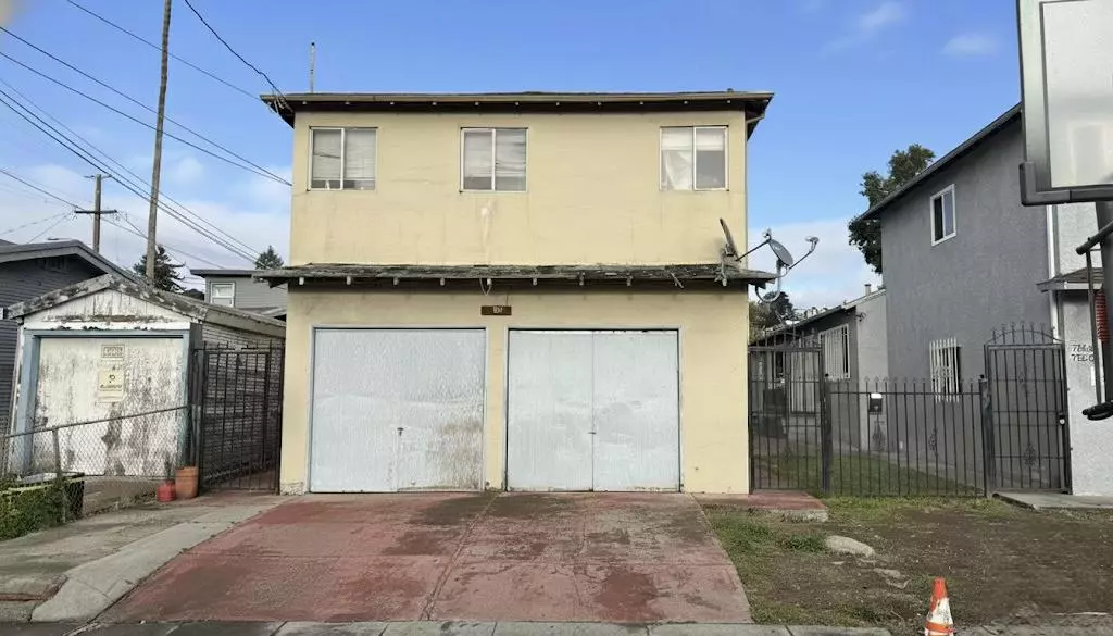 78567858 Garfield AVE, Oakland, CA 94605