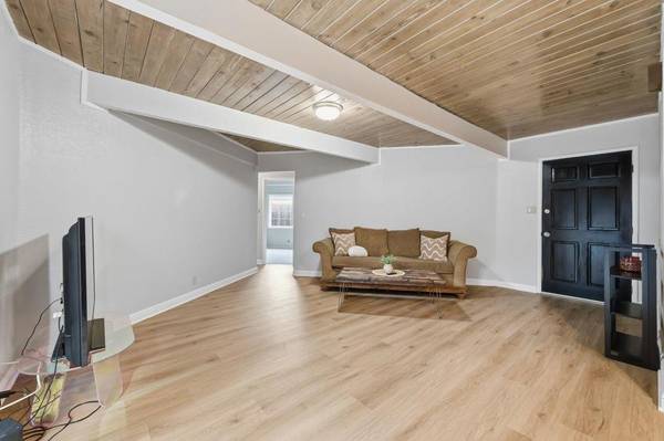 Redwood City, CA 94063,42 Saint Marys PL