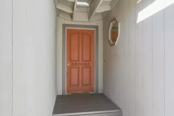 East Palo Alto, CA 94303,828 Weeks ST