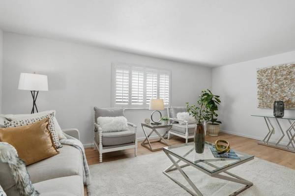 East Palo Alto, CA 94303,828 Weeks ST