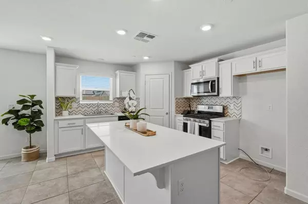 Los Banos, CA 93635,1740 Columbia DR