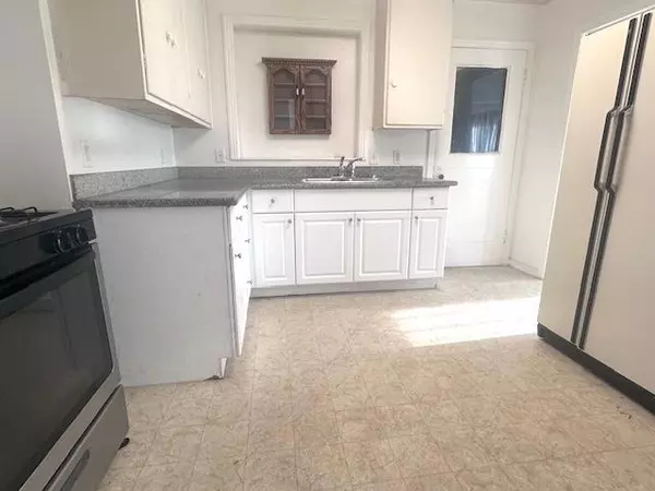 San Mateo, CA 94402,1213 S Claremont ST