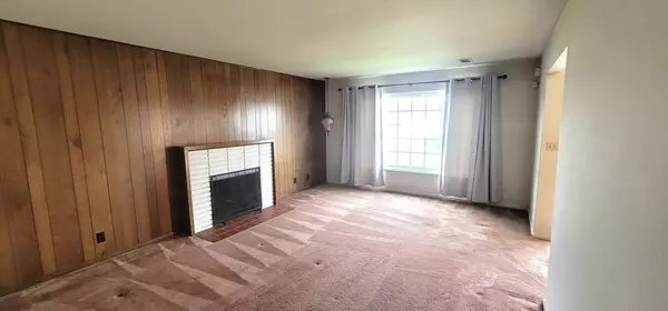 Salinas, CA 93906,211 Primrose DR