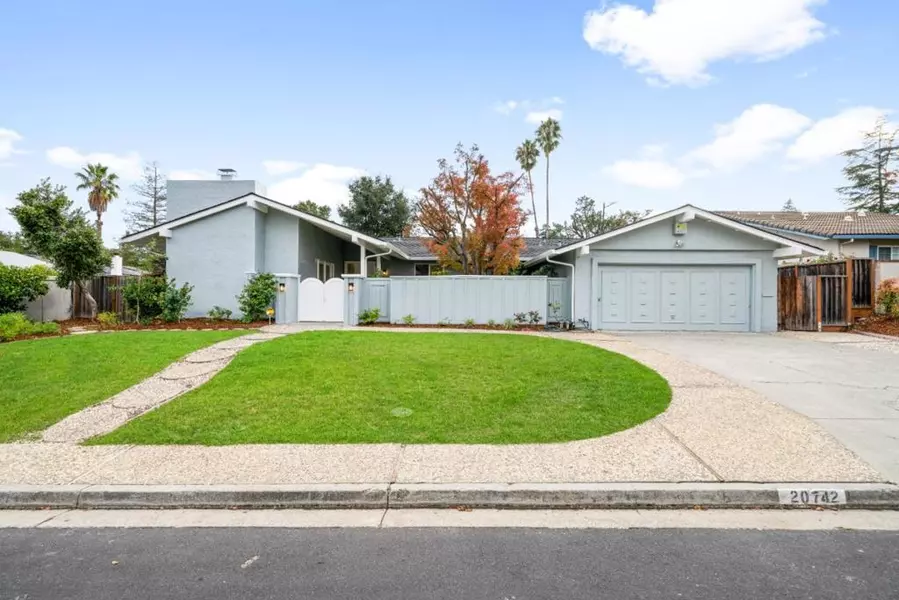 20742 Saint Joan CT, Saratoga, CA 95070