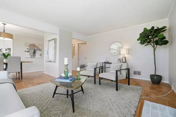 South San Francisco, CA 94080,33 Lilac LN