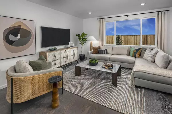 Hollister, CA 95023,461 Walk About WAY