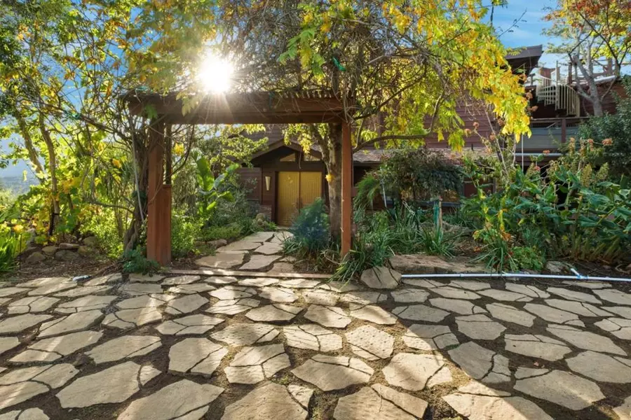 711 W California WAY, Redwood City, CA 94062