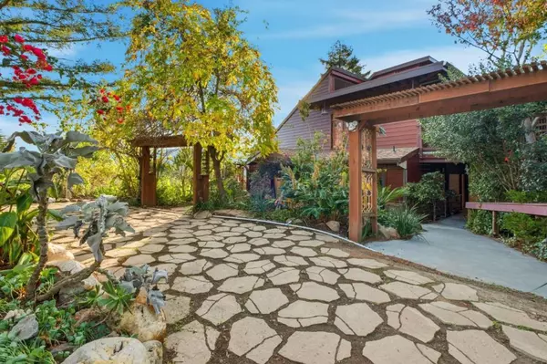 Redwood City, CA 94062,711 W California WAY