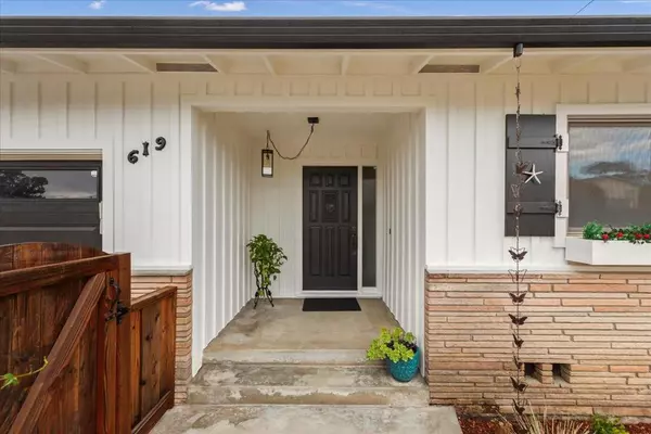 Aptos, CA 95003,619 Middlefield DR