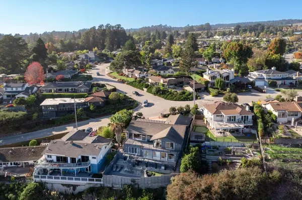 Santa Cruz, CA 95060,902 Laurent ST