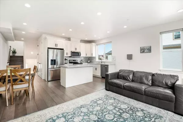 Campbell, CA 95008,202 W Rincon AVE