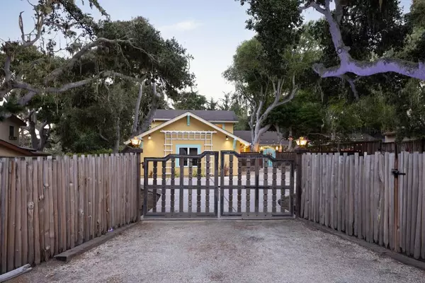 Pacific Grove, CA 93950,1006 Sunset DR