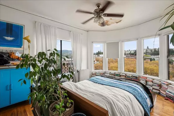 Oakland, CA 94610,570 Grand AVE