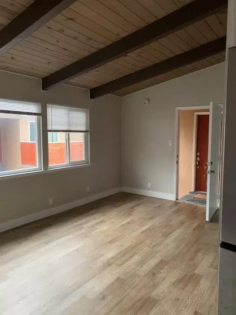 San Mateo, CA 94401,739 N Amphlett BLVD