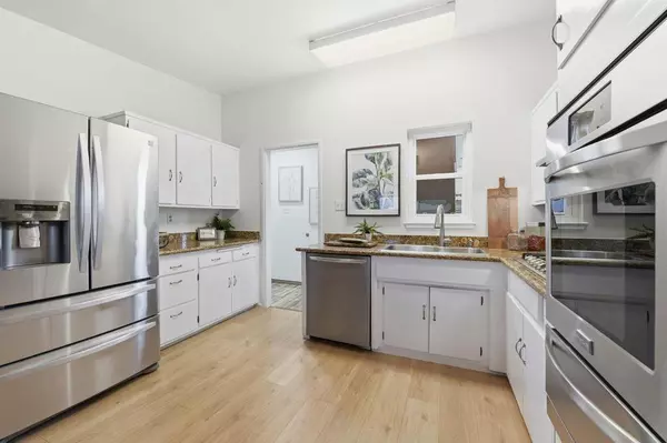 San Mateo, CA 94403,2827 Hosmer ST