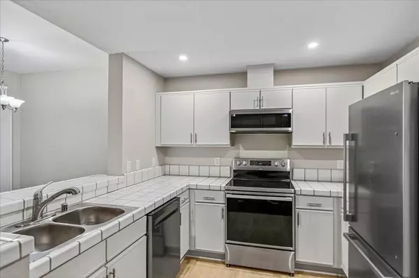 Redwood City, CA 94063,1253 Warren ST