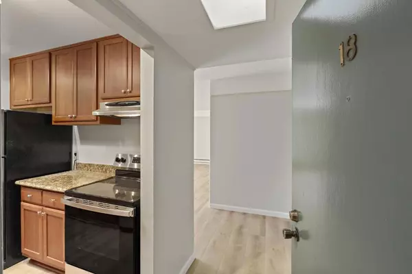 Mountain View, CA 94043,500 W Middlefield RD #18