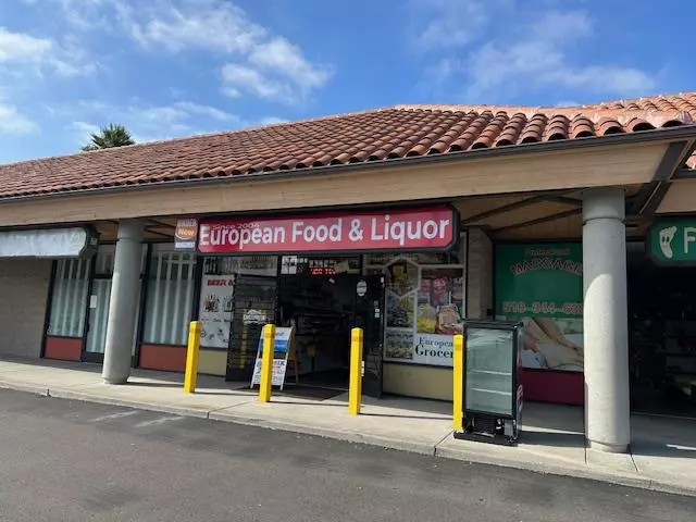 Newark, CA 94560,5882 5882 Mowry School RD