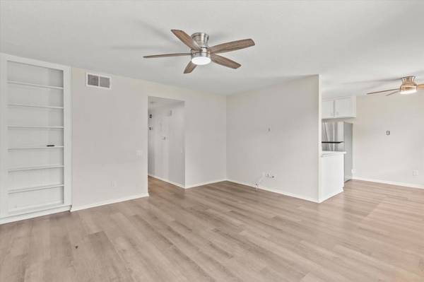 365 N Saturmino DR #3, Palm Springs, CA 92262