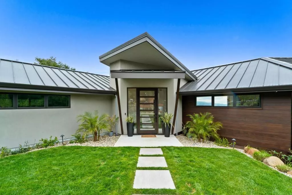 Los Gatos, CA 95030,17808 Tourney RD