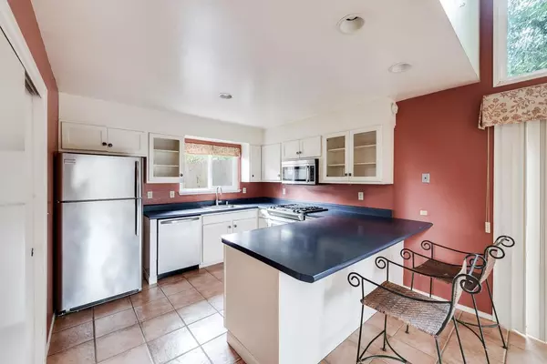 Aptos, CA 95003,208 Spreckels DR