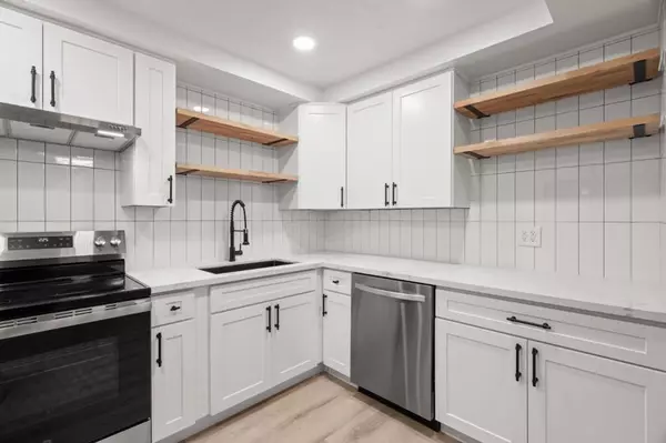 Mountain View, CA 94040,1033 Crestview DR #207