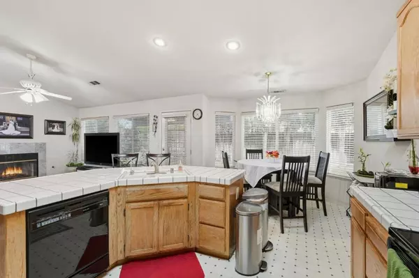 Los Banos, CA 93635,1883 College Greens DR