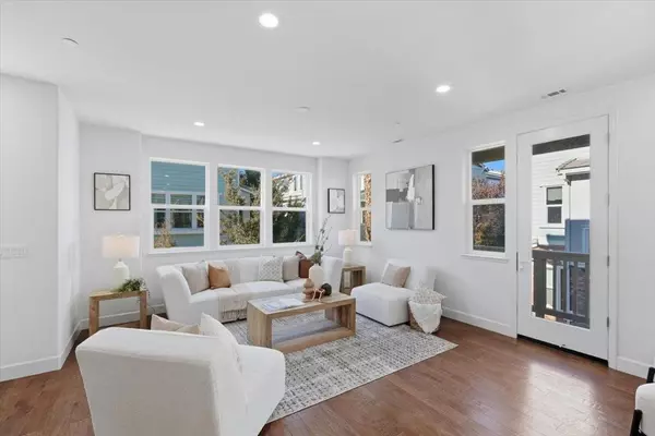 Sunnyvale, CA 94086,125 Maidenhair TER