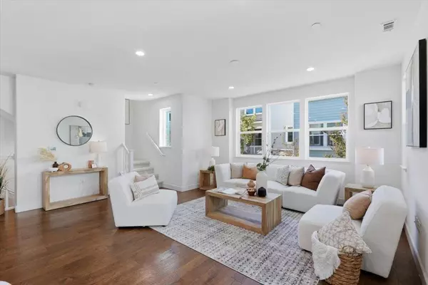 Sunnyvale, CA 94086,125 Maidenhair TER