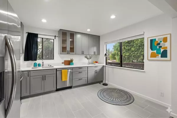 Redwood City, CA 94061,1227 Woodside RD #2