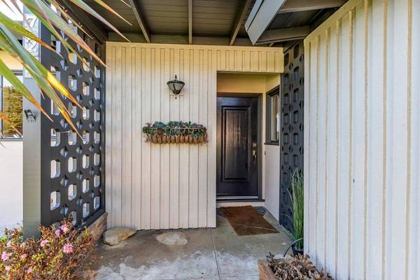 South San Francisco, CA 94080,725 Palm AVE