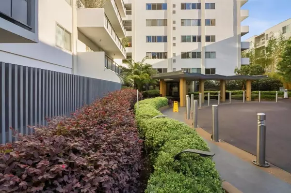 West Hollywood, CA 90069,1155 N La Cienega BLVD #1106