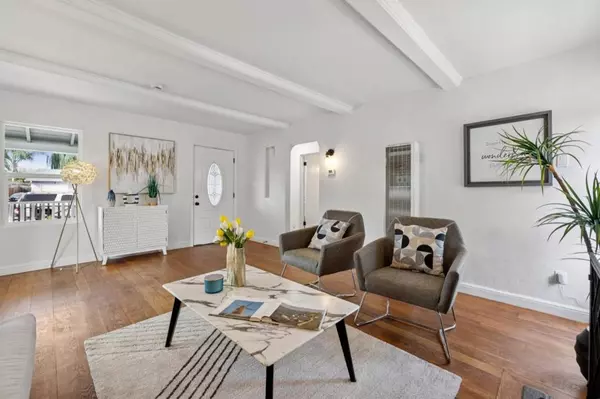 East Palo Alto, CA 94303,2352 Menalto AVE