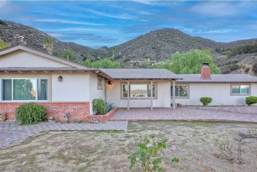 18261 Sanders DR, Lake Elsinore, CA 92530