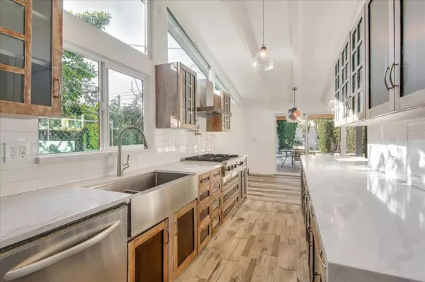 6513 Corbin AVE, Woodland Hills, CA 91367