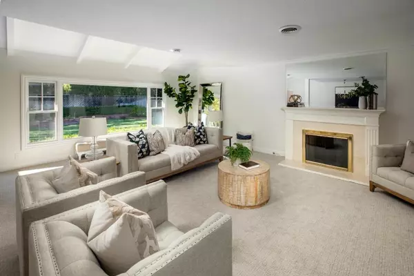 Los Altos, CA 94022,668 Tomi Lea ST