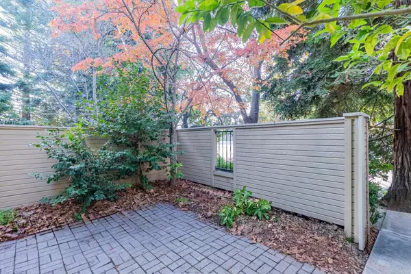 Sunnyvale, CA 94086,998 La Mesa TER #D