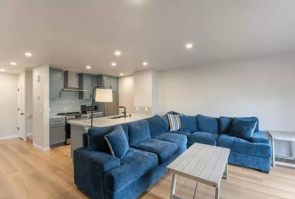 504 Ocean AVE #2, Monterey, CA 93940