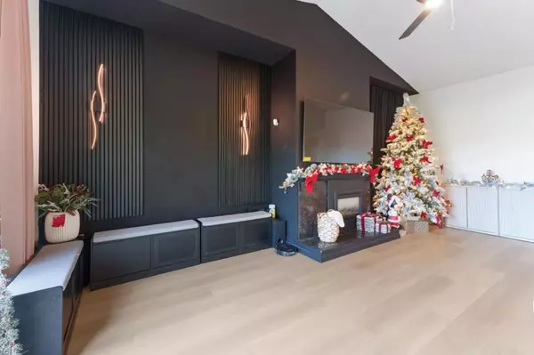 Salinas, CA 93906,2422 N Main ST #F