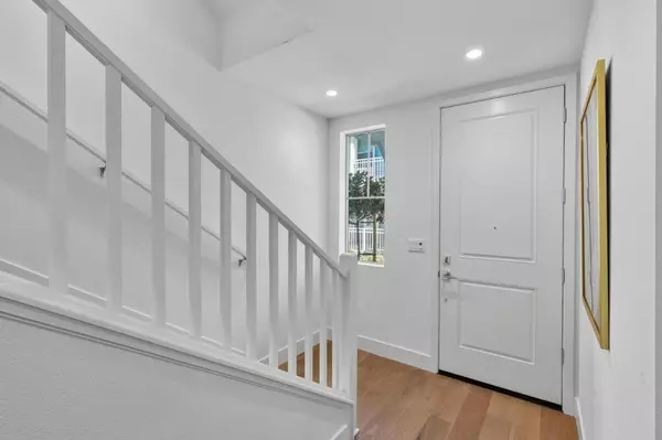 Walnut Creek, CA 94597,200 Oak CIR